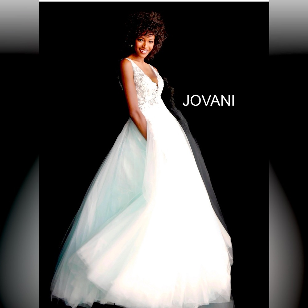 BNWT Jovani 55634 Sheer Floral Appliques Junior Prom V-Neck Ballgown Whi…
